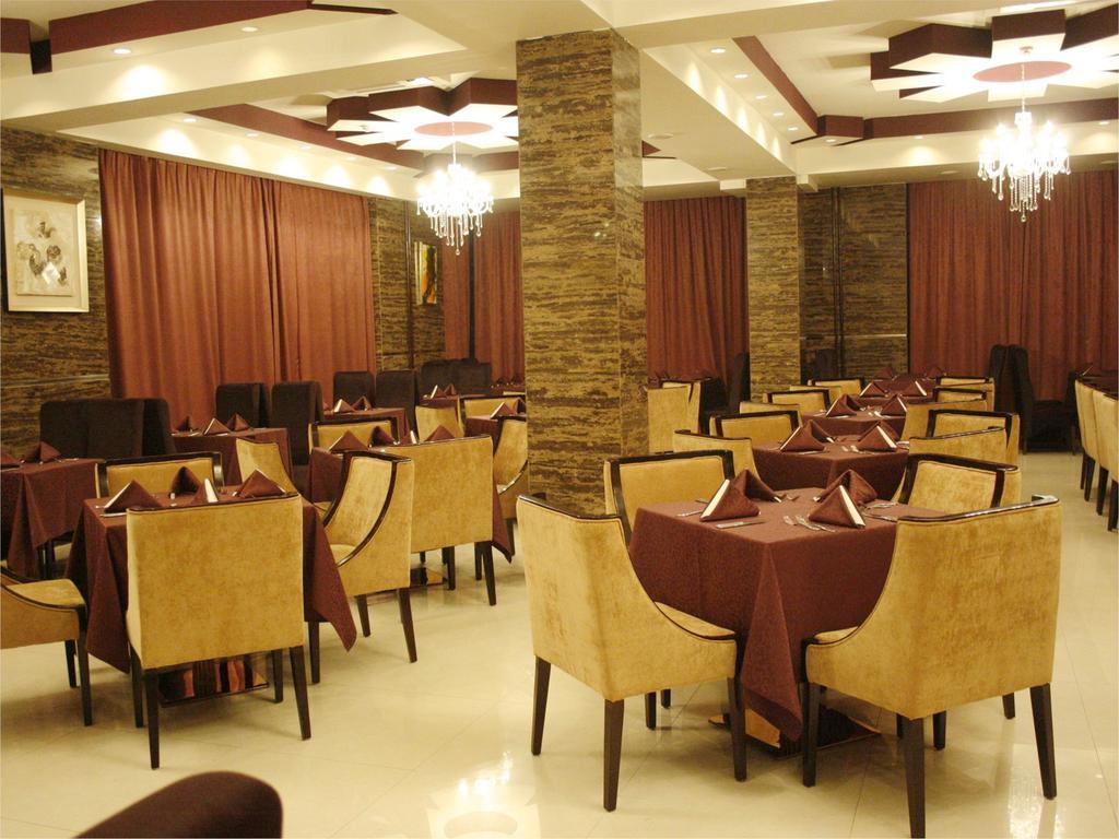 Park Hotel Уланбатар Екстериор снимка